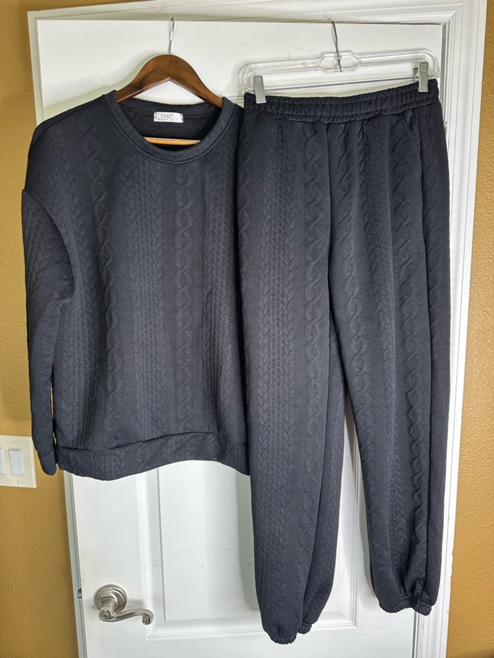 FME Black  Cable-Knit Sweatshirt & Joggers Set